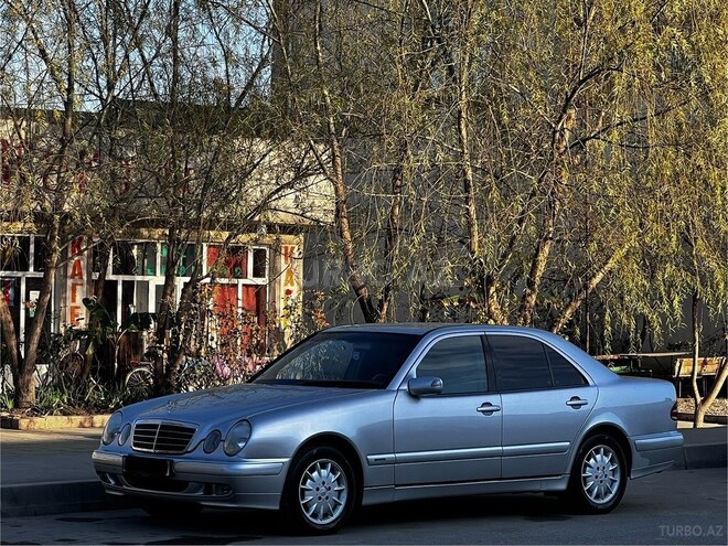 Mercedes E 200 2000, 130,000 km - 2.0 l - Xudat