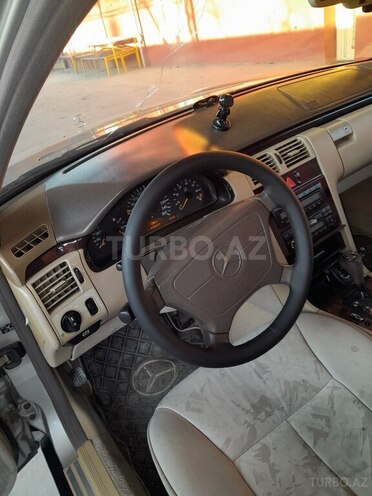 Mercedes E 280 1997, 450,047 km - 2.8 l - Mingəçevir