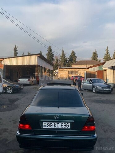 Mercedes C 220 1998, 563,236 km - 2.2 l - Zaqatala