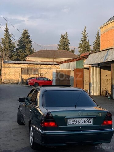 Mercedes C 220 1998, 563,236 km - 2.2 l - Zaqatala