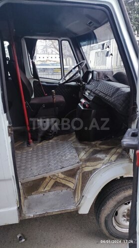 Mercedes 208 D 1992, 264,238 km - 2.3 l - Tovuz