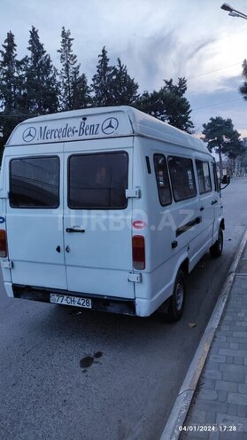 Mercedes 208 D 1992, 264,238 km - 2.3 l - Tovuz