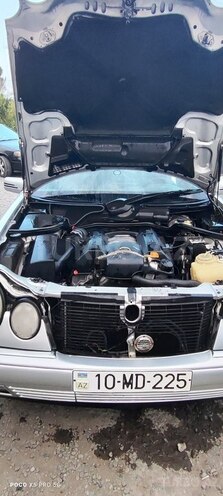 Mercedes E 240 1999, 24,500 km - 2.6 l - Göyçay