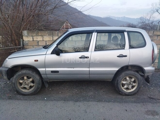 Chevrolet Niva 2004, 150,000 km - 1.7 l - Zaqatala
