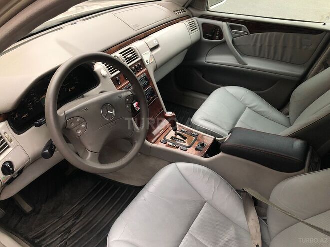Mercedes E 320 1999, 43,000 km - 3.2 l - Bakı