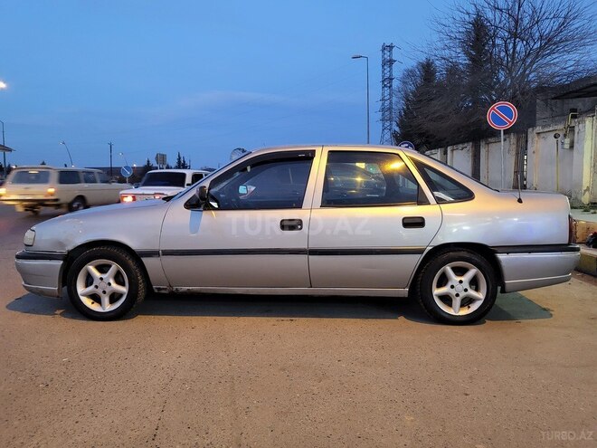 Opel Vectra 1993, 285,000 km - 1.7 l - Sabirabad