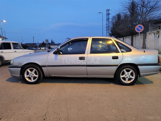 Opel Vectra 1993, 285,000 km - 1.7 l - Sabirabad