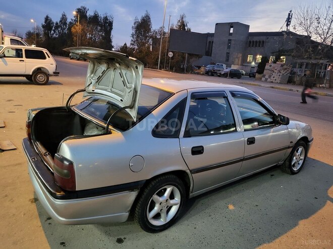 Opel Vectra 1993, 285,000 km - 1.7 l - Sabirabad