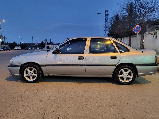 Opel Vectra 1993, 285,000 km - 1.7 l - Sabirabad