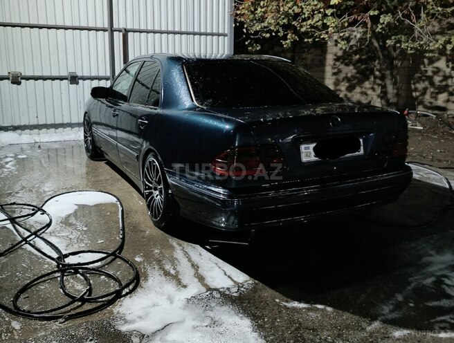 Mercedes E 240 1999, 349,010 km - 2.4 l - Bakı