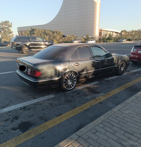 Mercedes E 240 1999, 349,010 km - 2.4 l - Bakı