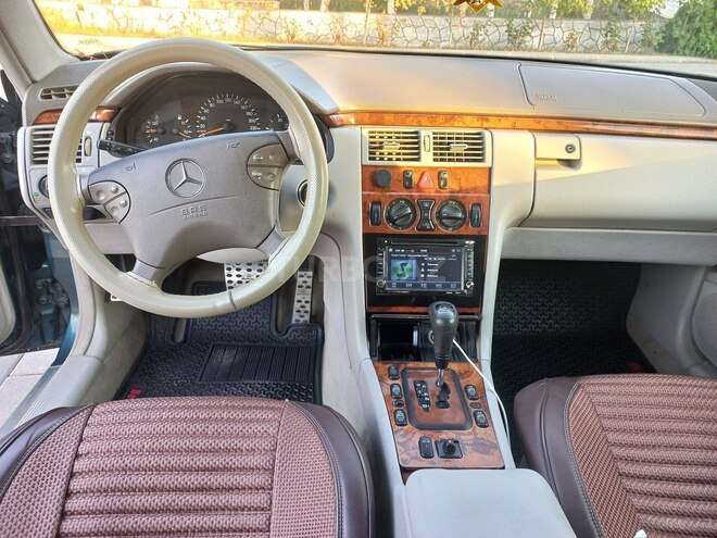 Mercedes E 220 2000, 346,000 km - 2.2 l - Sabirabad