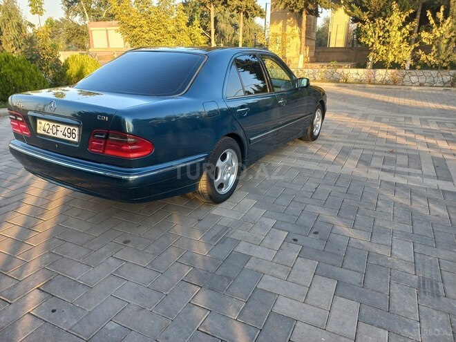 Mercedes E 220 2000, 346,000 km - 2.2 l - Sabirabad