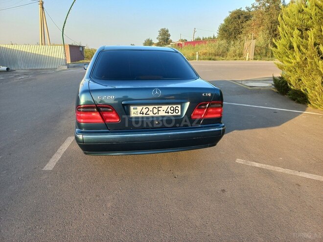 Mercedes E 220 2000, 346,000 km - 2.2 l - Sabirabad
