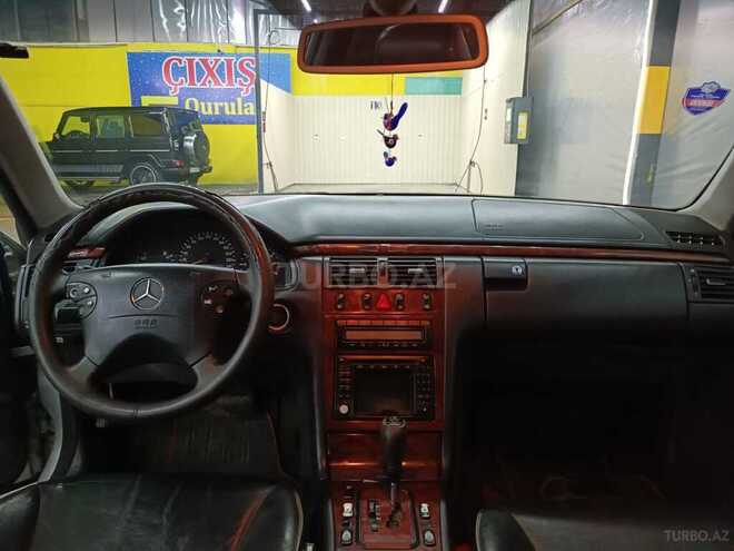 Mercedes E 240 1999, 297,545 km - 2.4 л - Bakı