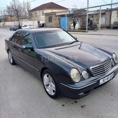 Mercedes E 240 1999, 334,000 km - 2.4 l - Naftalan