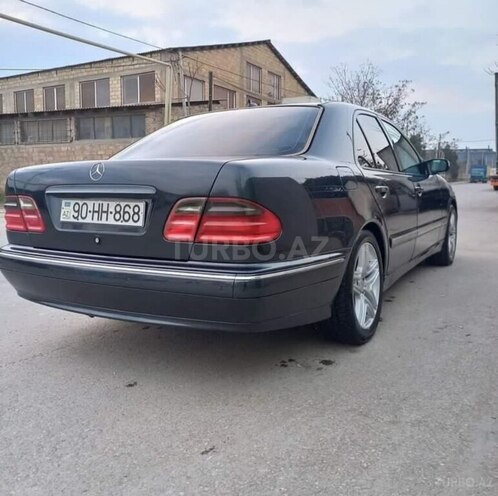 Mercedes E 240 1999, 334,000 km - 2.4 l - Naftalan