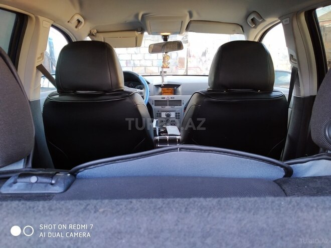 Opel Astra 2005, 250,000 km - 1.4 л - Salyan
