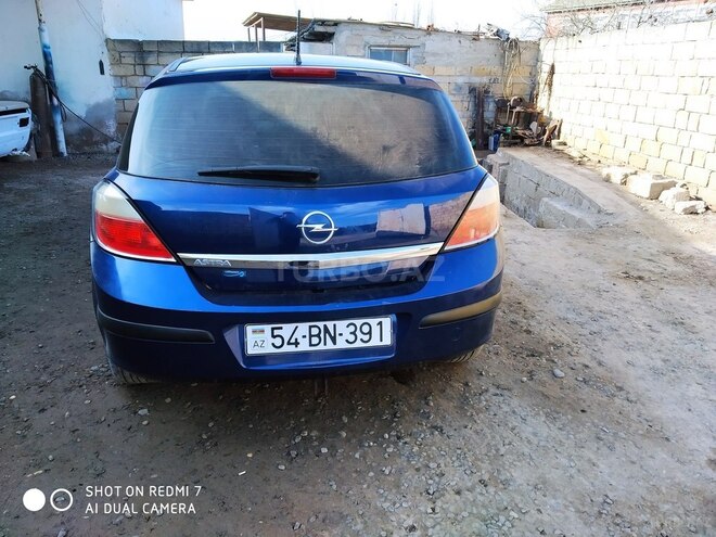 Opel Astra 2005, 250,000 km - 1.4 л - Salyan