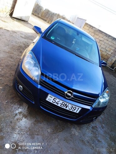 Opel Astra 2005, 250,000 km - 1.4 л - Salyan