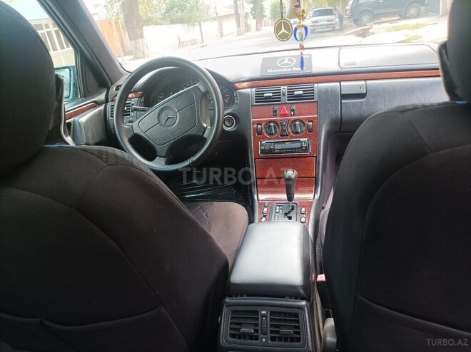 Mercedes E 240 1998, 370,000 km - 2.4 l - Şəki