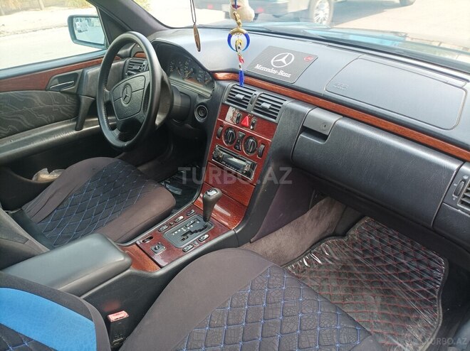 Mercedes E 240 1998, 370,000 km - 2.4 l - Şəki