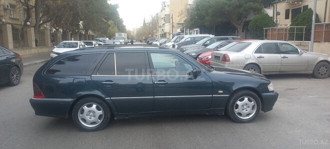 Mercedes C 220 1998, 292,000 km - 2.2 l - Bakı