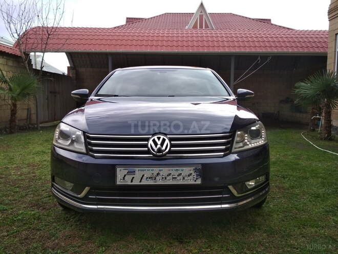 Volkswagen Passat 2015, 250,000 km - 1.8 л - Zaqatala