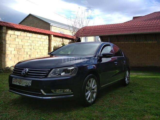 Volkswagen Passat 2015, 250,000 km - 1.8 л - Zaqatala