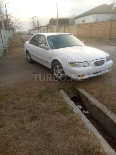 Hyundai Sonata 1998, 300,000 km - 2.0 l - Saatlı