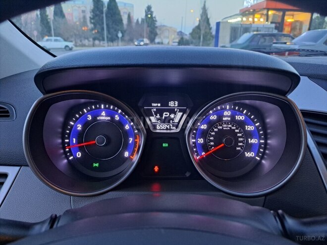 Hyundai Elantra 2015, 65,850 km - 1.8 l - Gəncə