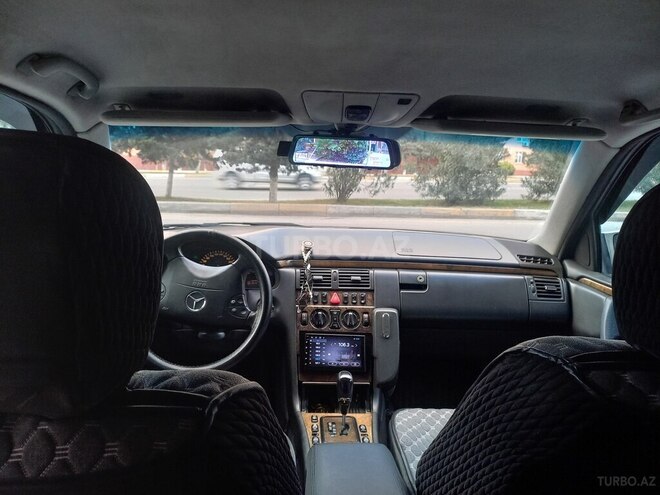 Mercedes E 270 2001, 388,000 km - 2.7 l - Sumqayıt