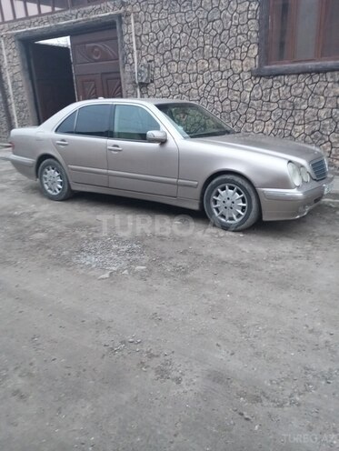 Mercedes E 240 2001, 350,000 km - 2.4 l - Şəmkir