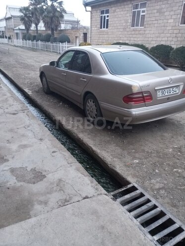 Mercedes E 240 2001, 350,000 km - 2.4 l - Şəmkir