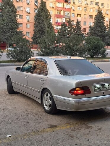 Mercedes E 270 2001, 388,000 km - 2.7 l - Sumqayıt