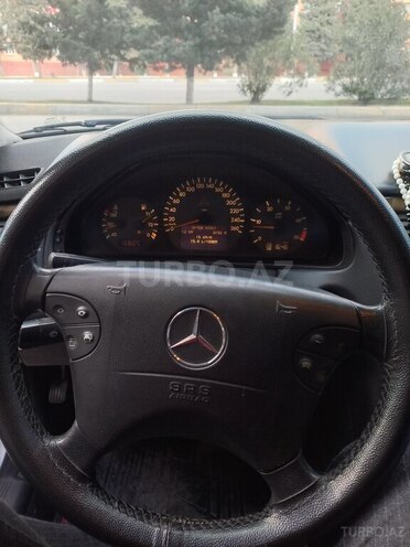 Mercedes E 270 2001, 388,000 km - 2.7 l - Sumqayıt