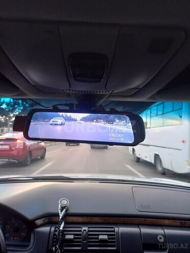 Mercedes E 270 2001, 388,000 km - 2.7 l - Sumqayıt