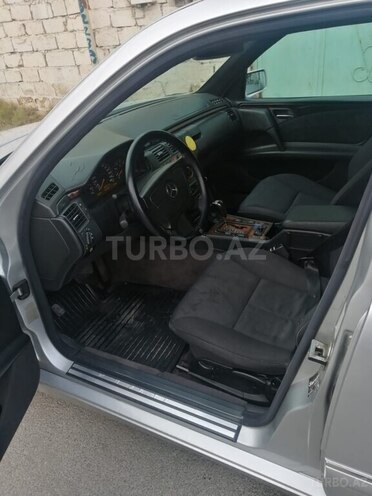 Mercedes E 280 1999, 290,000 km - 2.8 l - Bakı