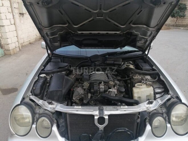 Mercedes E 280 1999, 290,000 km - 2.8 l - Bakı