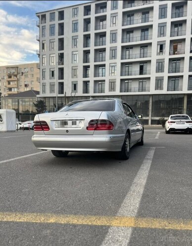 Mercedes E 270 2000, 400,000 km - 2.7 l - Bakı