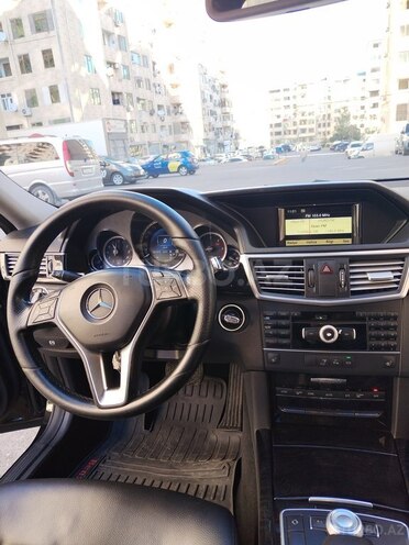 Mercedes E 220 2012, 296,000 km - 2.2 l - Bakı