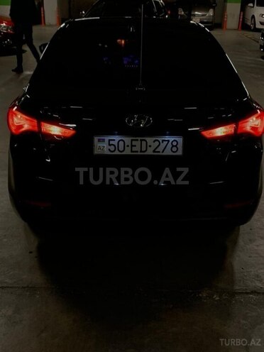 Hyundai Elantra 2015, 225,800 km - 1.6 l - Bakı