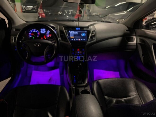 Hyundai Elantra 2015, 225,800 km - 1.6 l - Bakı