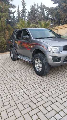 Mitsubishi L200 2015, 490,000 km - 2.5 l - Bakı
