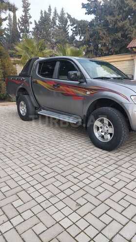 Mitsubishi L200 2015, 490,000 km - 2.5 l - Bakı