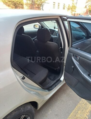 Toyota Corolla 2004, 250,000 km - 1.4 l - Bakı