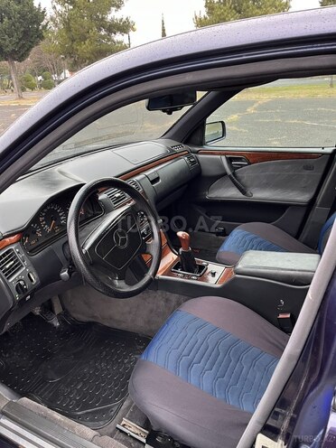 Mercedes E 200 1996, 305,138 km - 2.0 l - Balakən