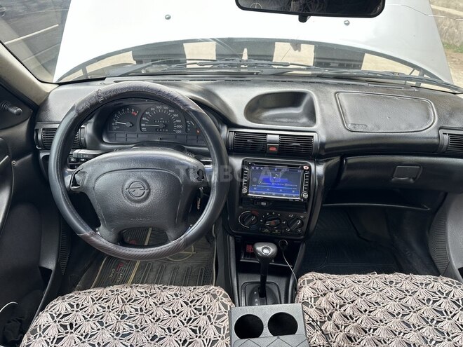Opel Astra 1997, 228,000 km - 1.6 л - Bakı