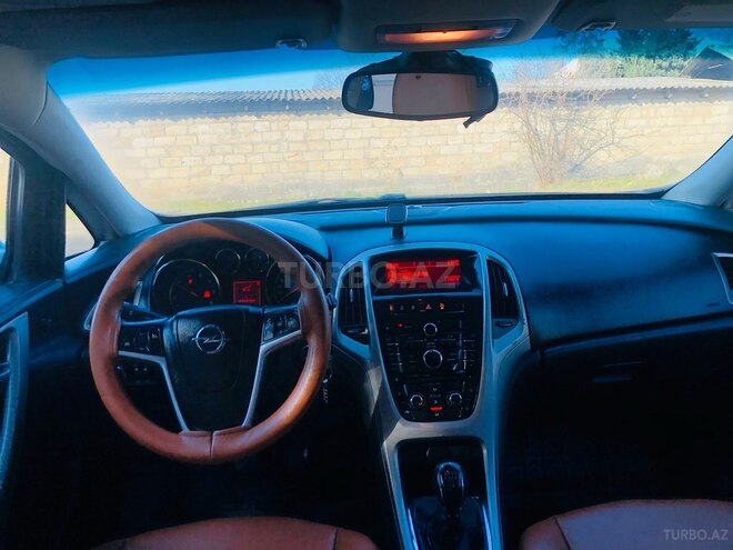 Opel Astra 2011, 390,000 km - 1.3 l - Masallı