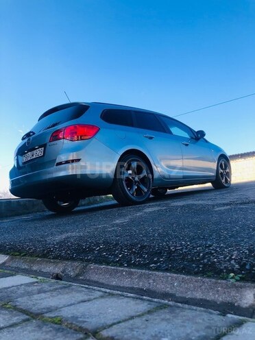 Opel Astra 2011, 390,000 km - 1.3 l - Masallı